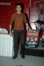 Imran Khan at Delhi Belly DVD launch in Landmark, Mumbai on 29th Sept 2011 (81).JPG